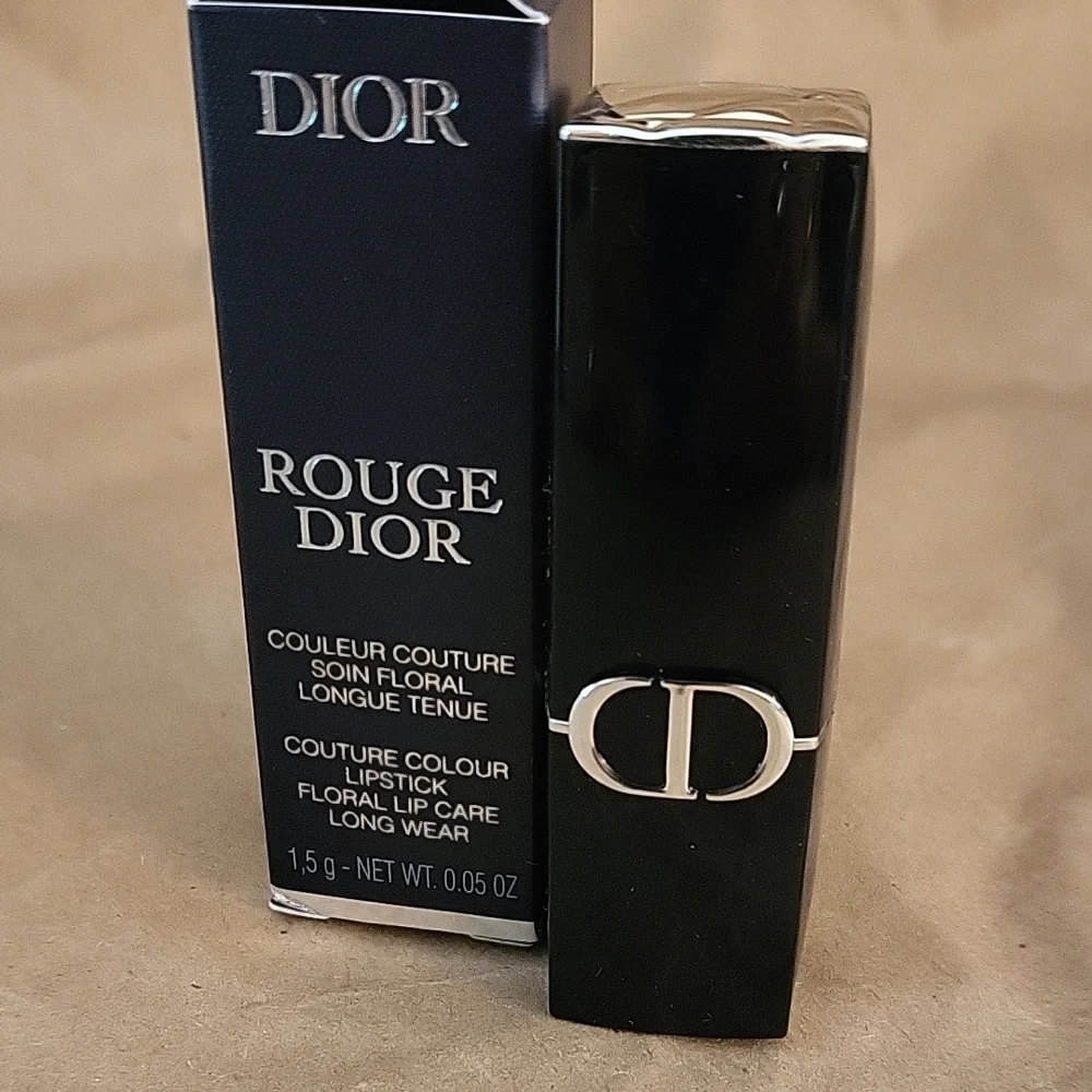 Dior NUDE VELVET 100 Sample SIZE - Picture 2 of 5